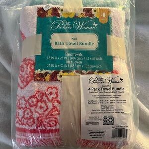 Pioneer woman bath towel bundle brand new.